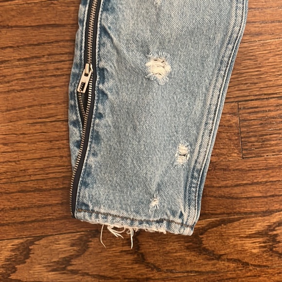Abercrombie & Fitch High Rise Mom Jean Zipper Side size 24 00 Light Wash - Picture 4 of 5